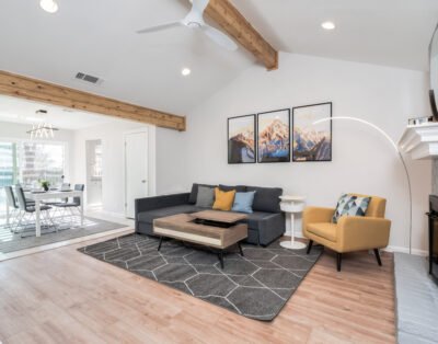 7 mi to DT modern house in 3B/2B Shaded outdoor area